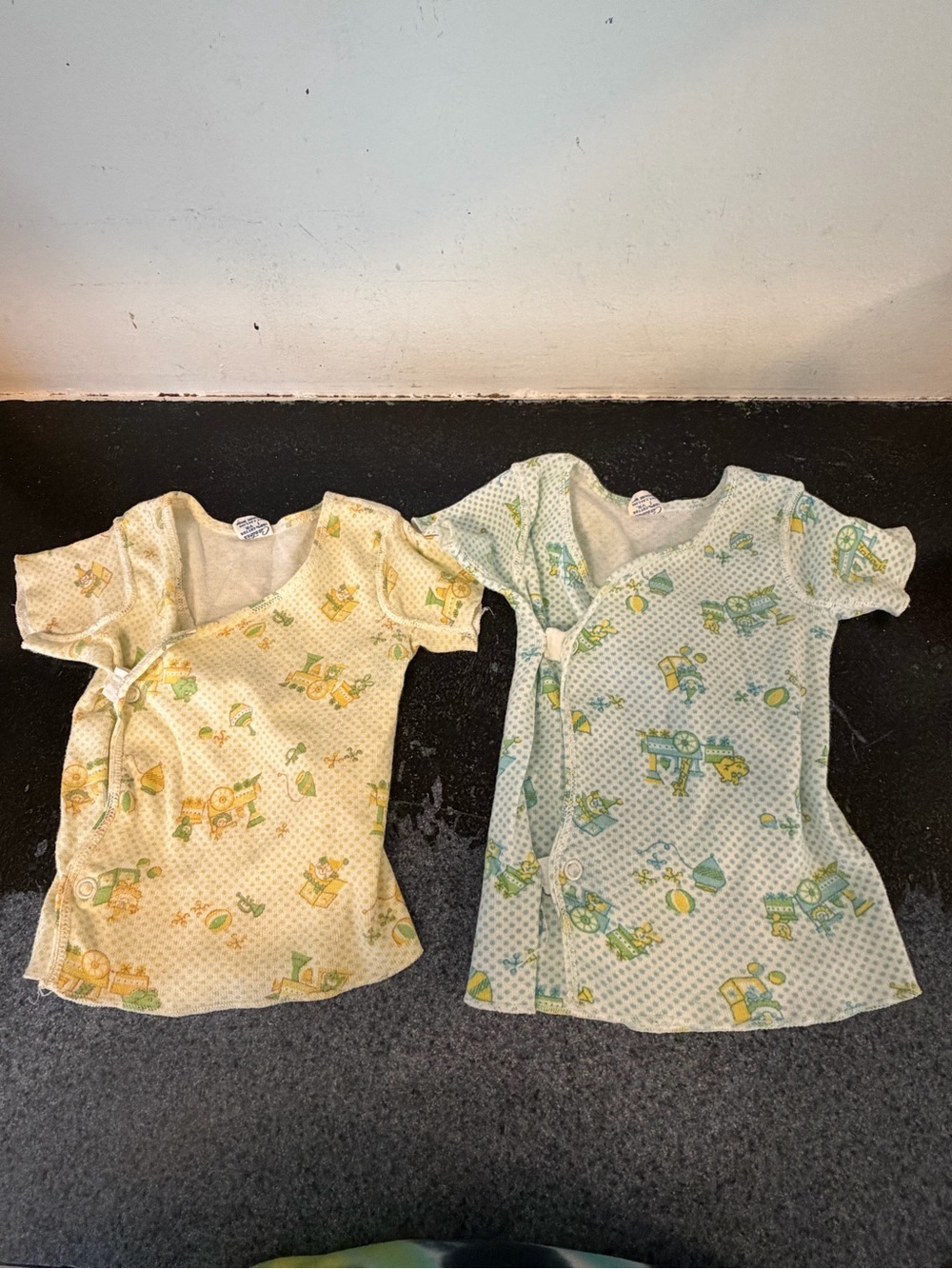 Infant Unisex CARTERS VINTAGE 1979 Cotton side snap Yellow/Aqua Undershirts 1YR